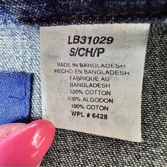 WRANGLER BLUES Distressed Denim Snap Button Long Sleeve Shirt Women's Size S - Picture 16 of 16